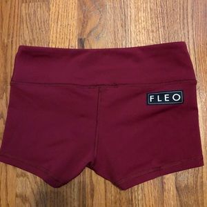 Fleo shorts - burgundy